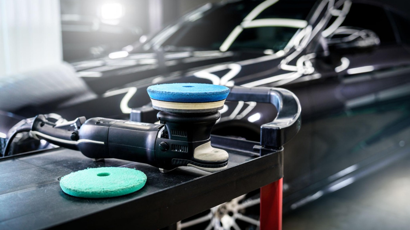 Benefits of Professional Car Polishing for Long-Lasting Shine